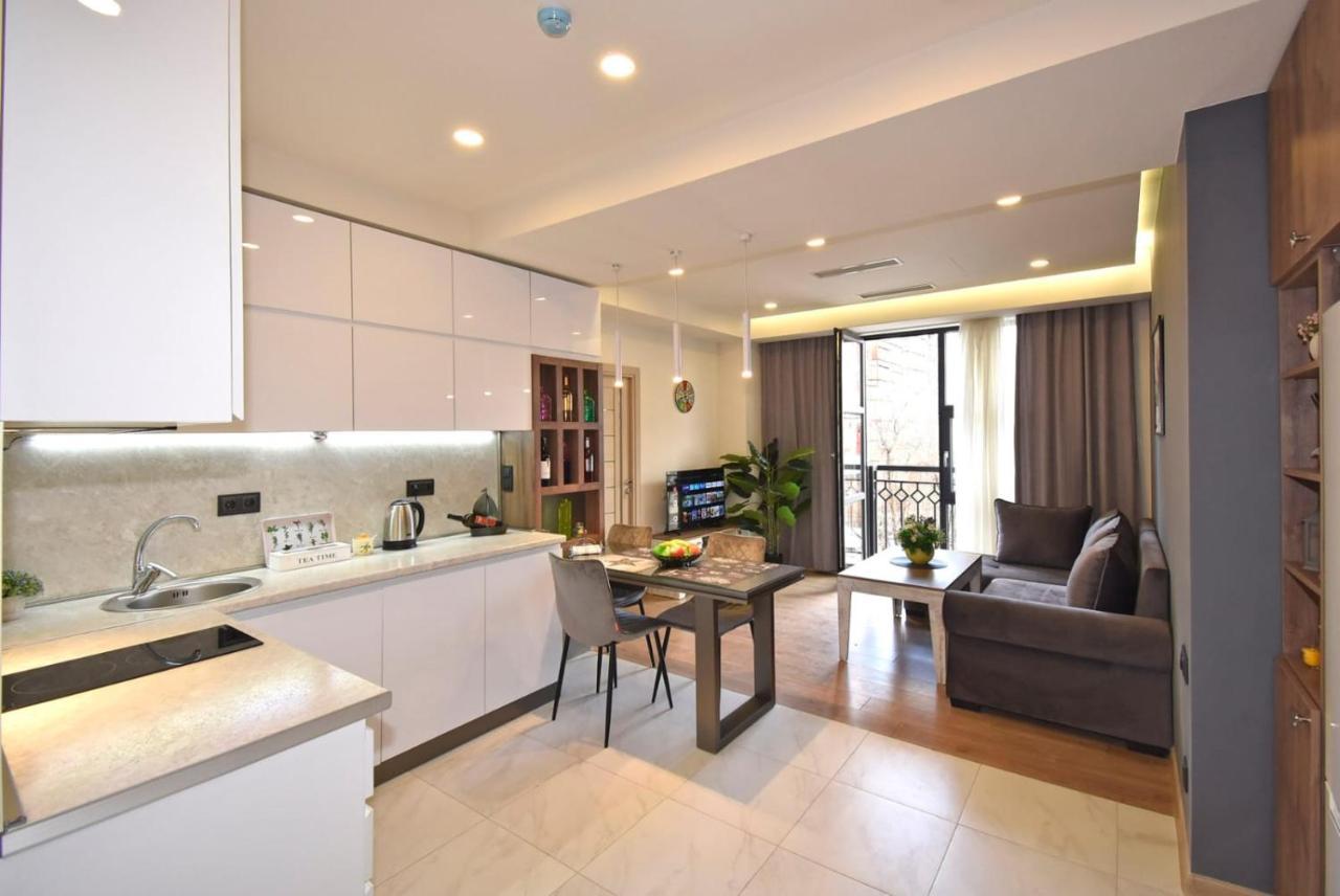 Home4You City Center Apartments Jereván Kültér fotó